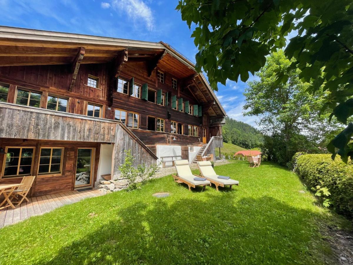 Alpen Charme - Chalet D'Hotes Et Spa Gsteig Bagian luar foto