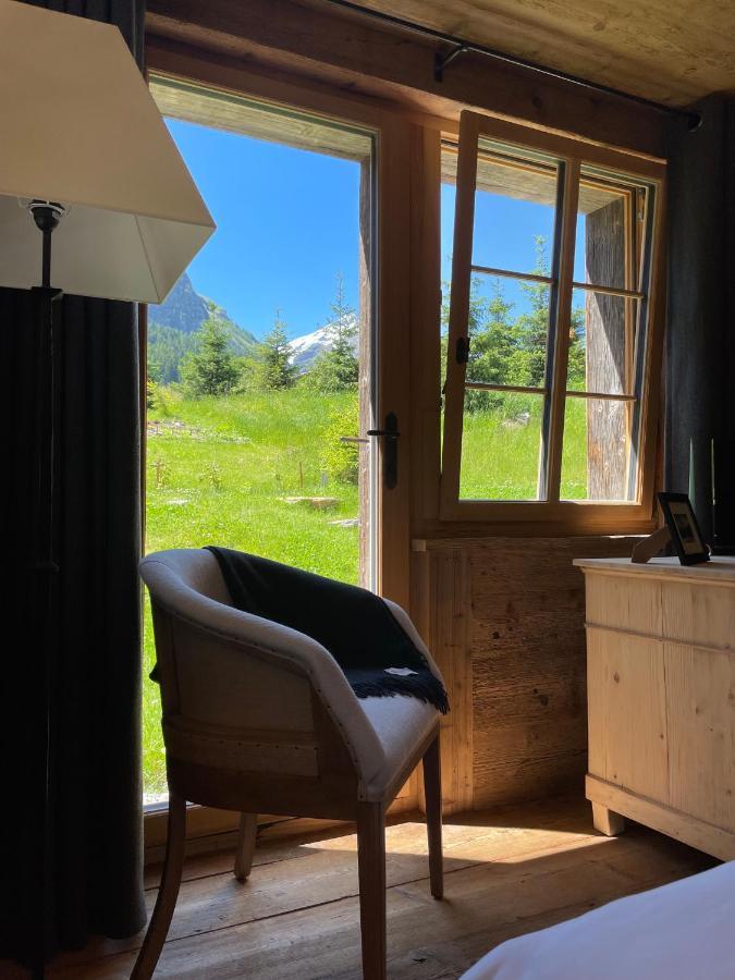 Alpen Charme - Chalet D'Hotes Et Spa Gsteig Bagian luar foto