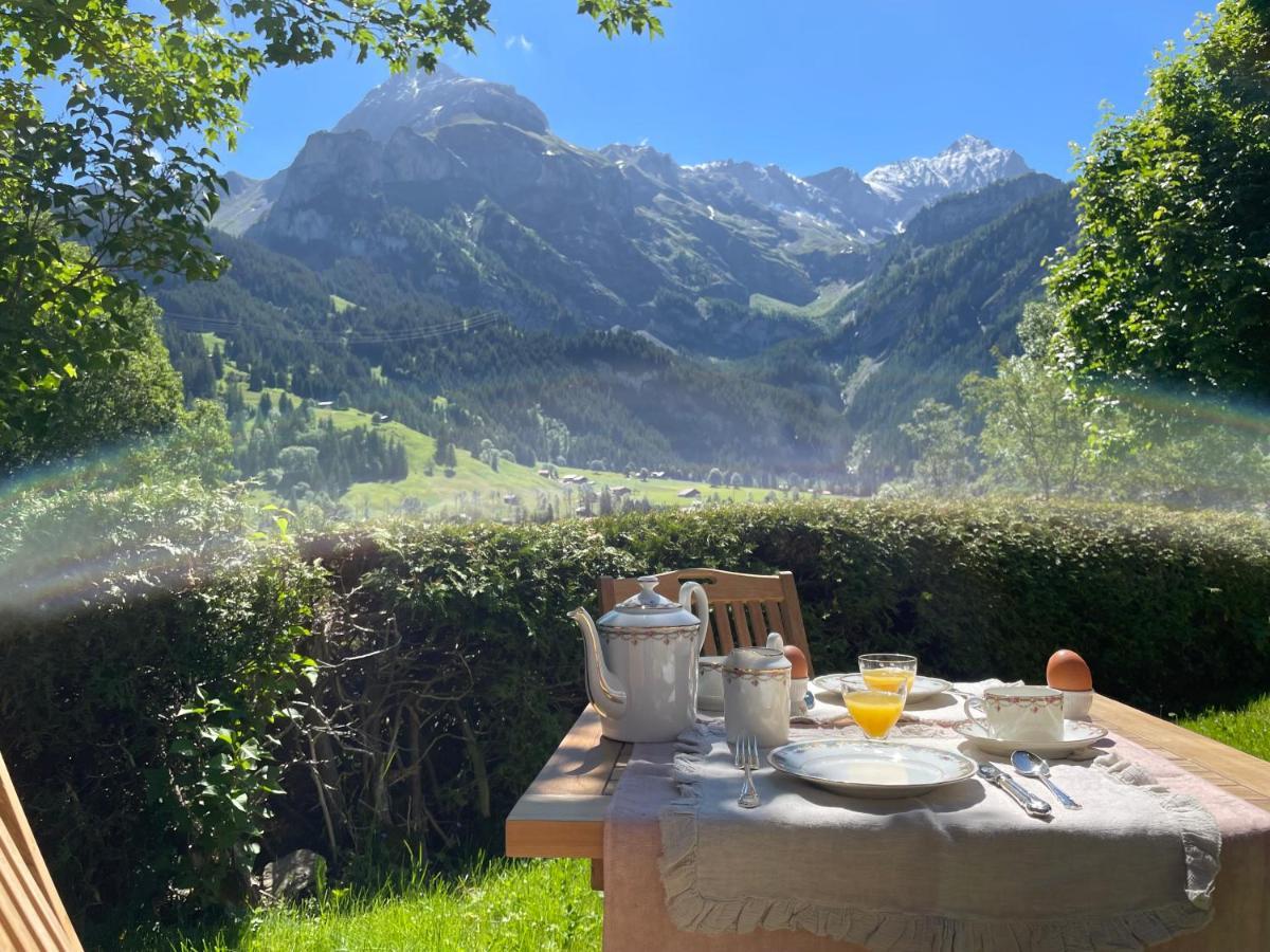 Alpen Charme - Chalet D'Hotes Et Spa Bed & Breakfast Gsteig Bagian luar foto