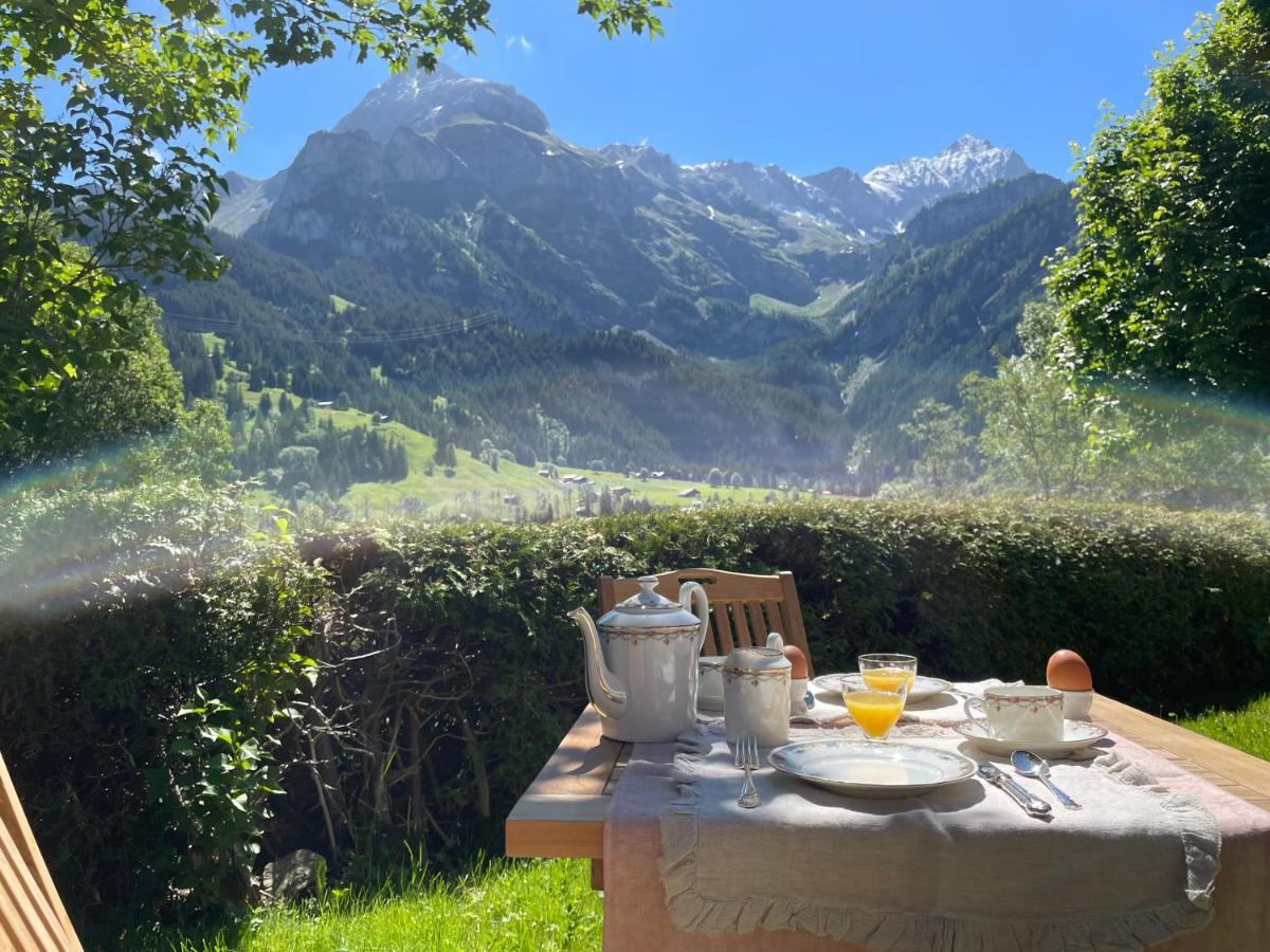 Alpen Charme - Chalet D'Hotes Et Spa Gsteig Bagian luar foto