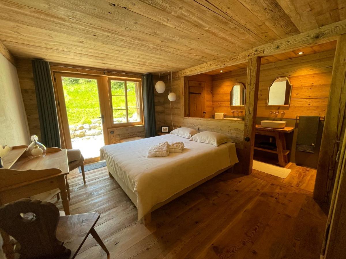 Alpen Charme - Chalet D'Hotes Et Spa Gsteig Bagian luar foto