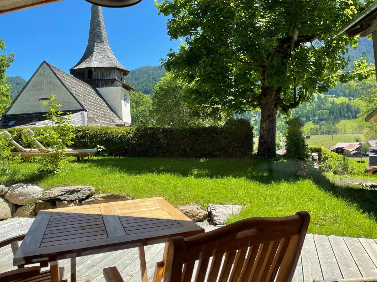Alpen Charme - Chalet D'Hotes Et Spa Gsteig Bagian luar foto