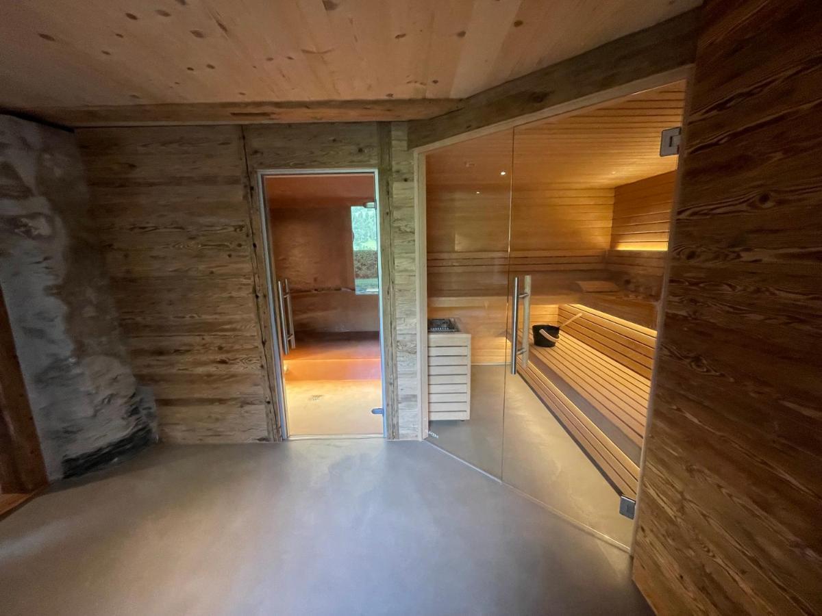 Alpen Charme - Chalet D'Hotes Et Spa Bed & Breakfast Gsteig Bagian luar foto