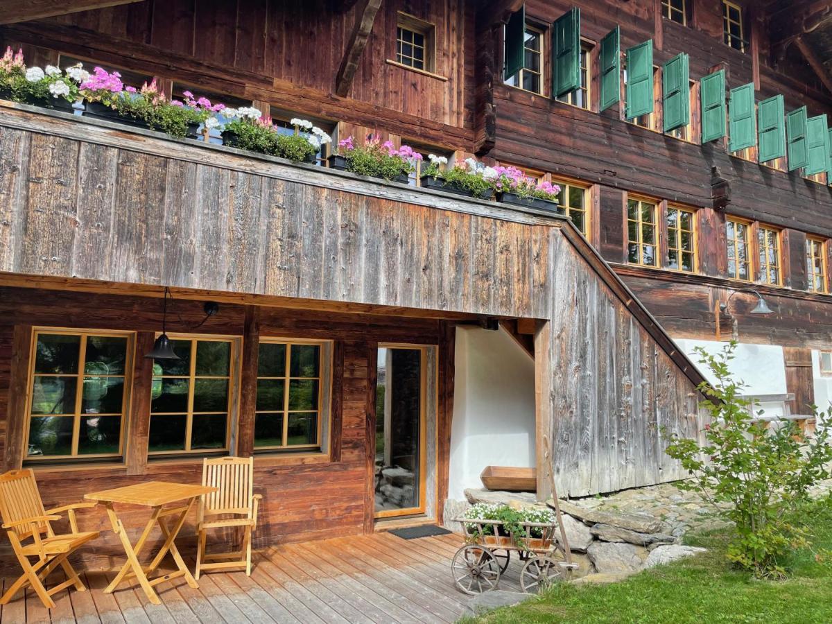 Alpen Charme - Chalet D'Hotes Et Spa Bed & Breakfast Gsteig Bagian luar foto