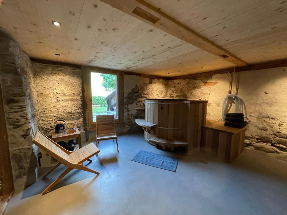 Alpen Charme - Chalet D'Hotes Et Spa Bed & Breakfast Gsteig Bagian luar foto