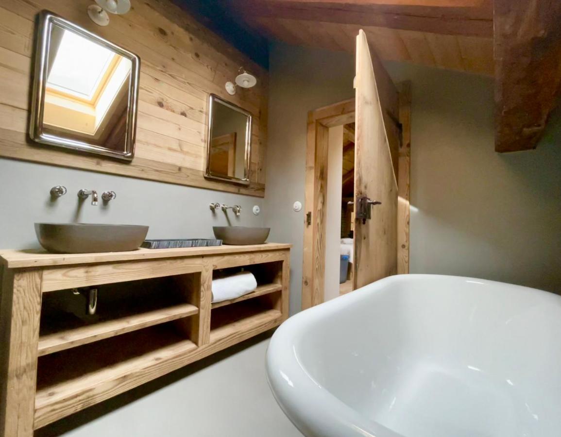 Alpen Charme - Chalet D'Hotes Et Spa Bed & Breakfast Gsteig Bagian luar foto