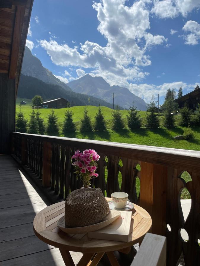 Alpen Charme - Chalet D'Hotes Et Spa Gsteig Bagian luar foto