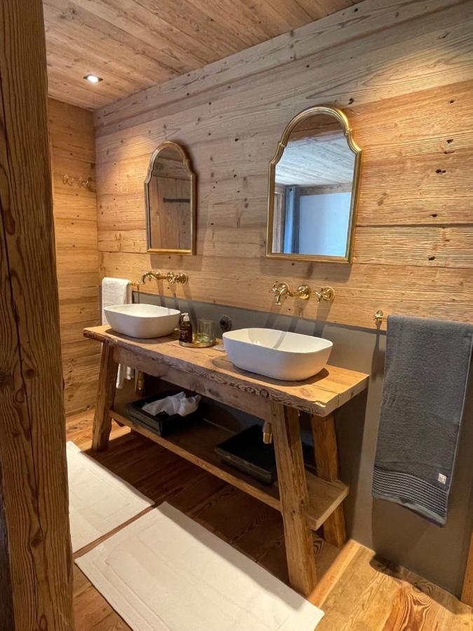 Alpen Charme - Chalet D'Hotes Et Spa Gsteig Bagian luar foto