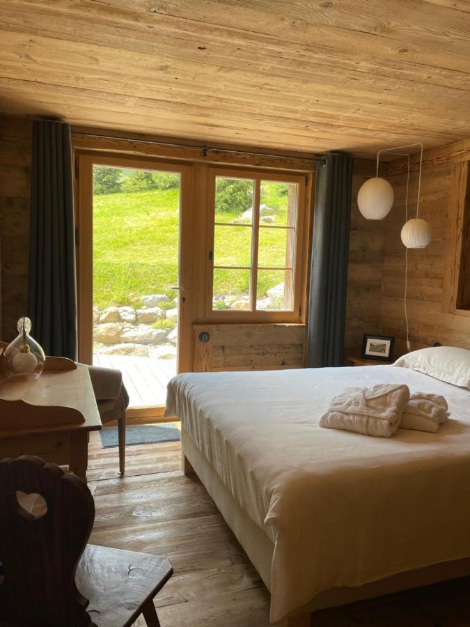 Alpen Charme - Chalet D'Hotes Et Spa Gsteig Bagian luar foto